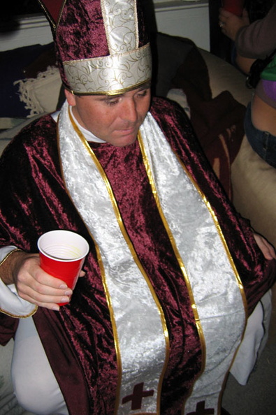 {insert your own joke about someone under his robes here} 34_G.jpg