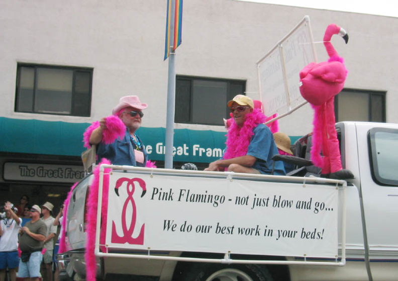 They have the strangest uniforms of any business I've seen. But the service is excellent. aan.jpg